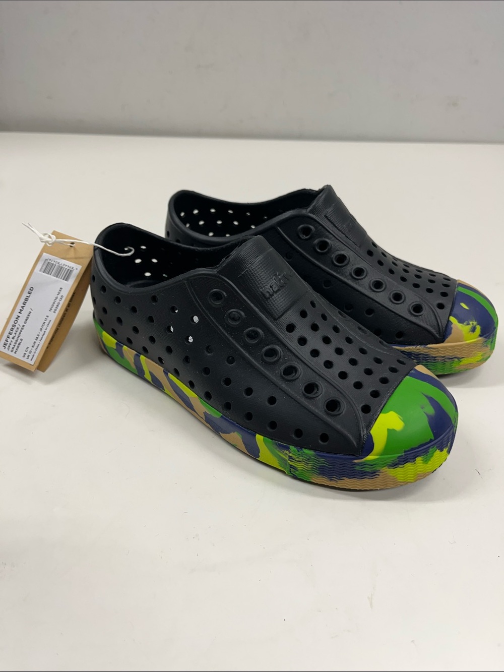 NWT Native Jefferson Slip-On Perforated Sneaker in Black/Green Marble Size C11
